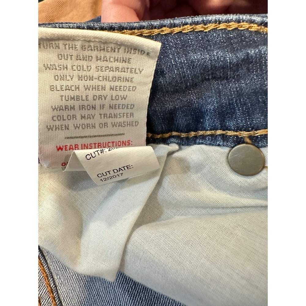 Torrid Denim Shorts Womens 16 Blue Distressed Ripped Frayed Hem Mid Rise - Picture 7 of 7